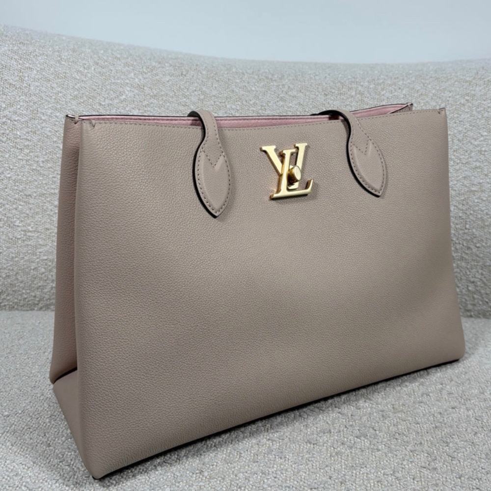 Authentic Pre-Owned Louis Vuitton Greige Grained Calfskin Lockme Shopper - Picture 2 of 16